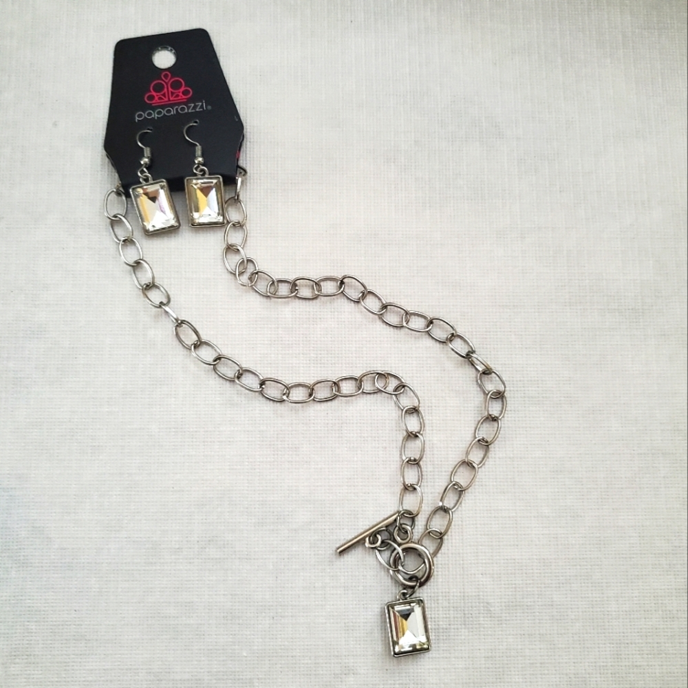 Paparazzi chain link necklace and earrings set costume jewelry NWT